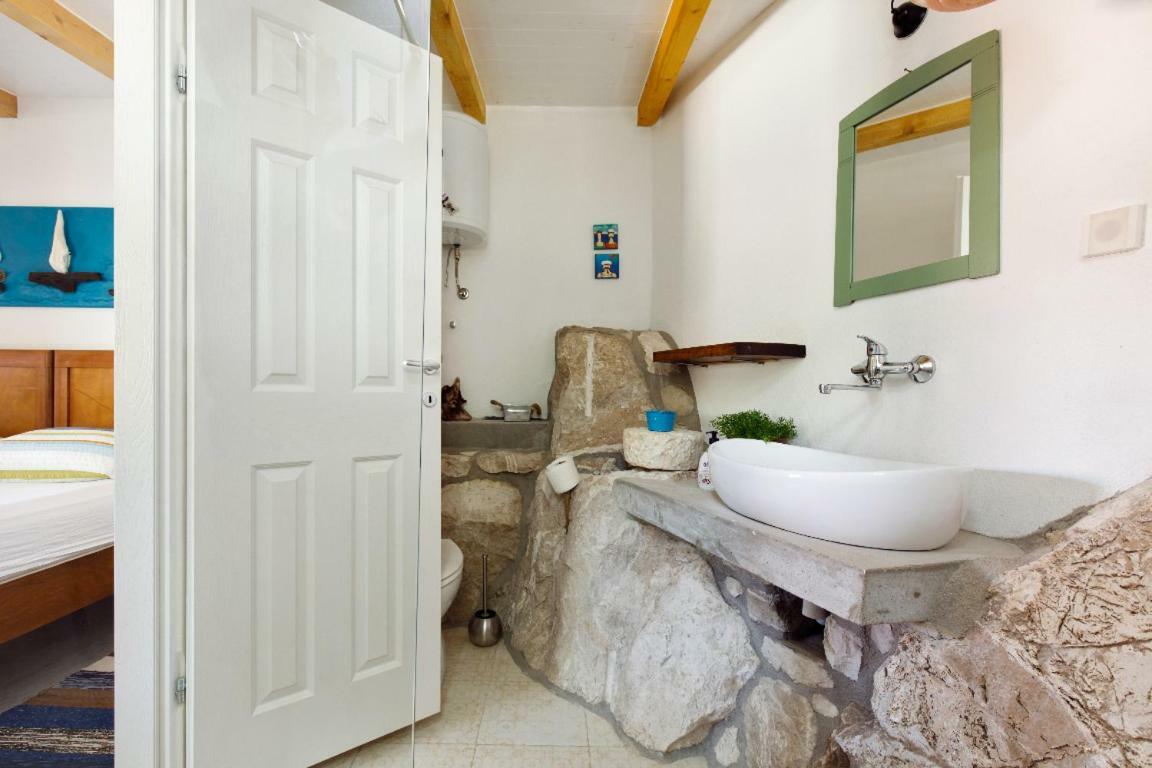 Luka'S House - Zf Hvar ฮวาร์ ภายนอก รูปภาพ
