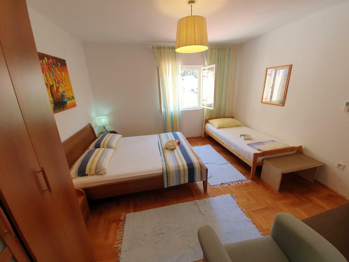 Luka'S House - Zf Hvar ฮวาร์ ภายนอก รูปภาพ